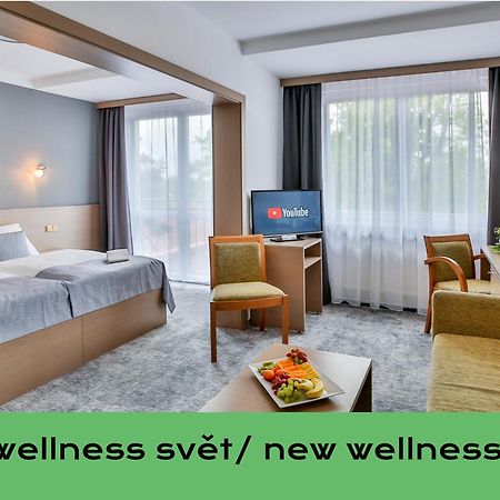 Lh Parkhotel Hluboka Nad Vltavou Congress & Wellness エクステリア 写真