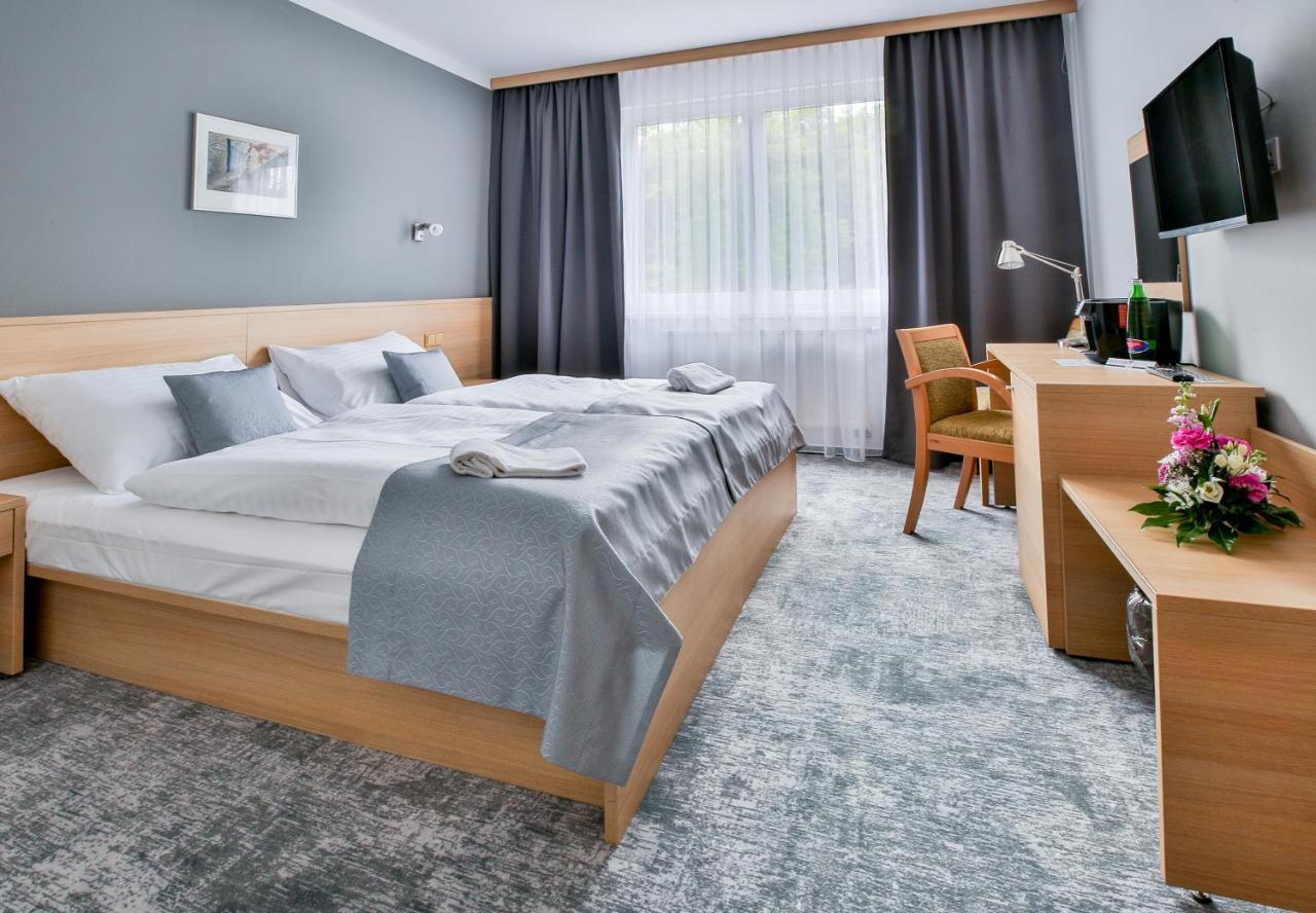 Lh Parkhotel Hluboka Nad Vltavou Congress & Wellness エクステリア 写真