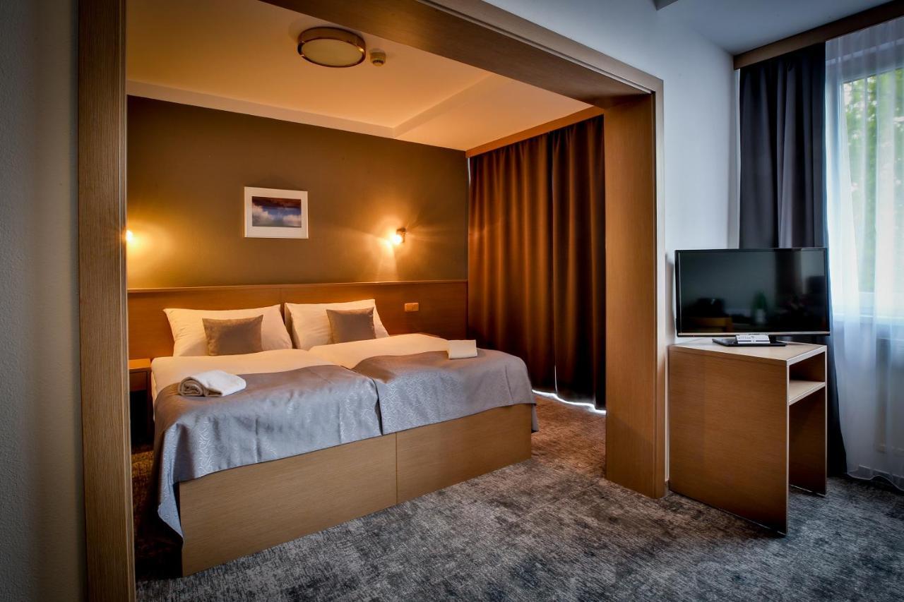 Lh Parkhotel Hluboka Nad Vltavou Congress & Wellness エクステリア 写真