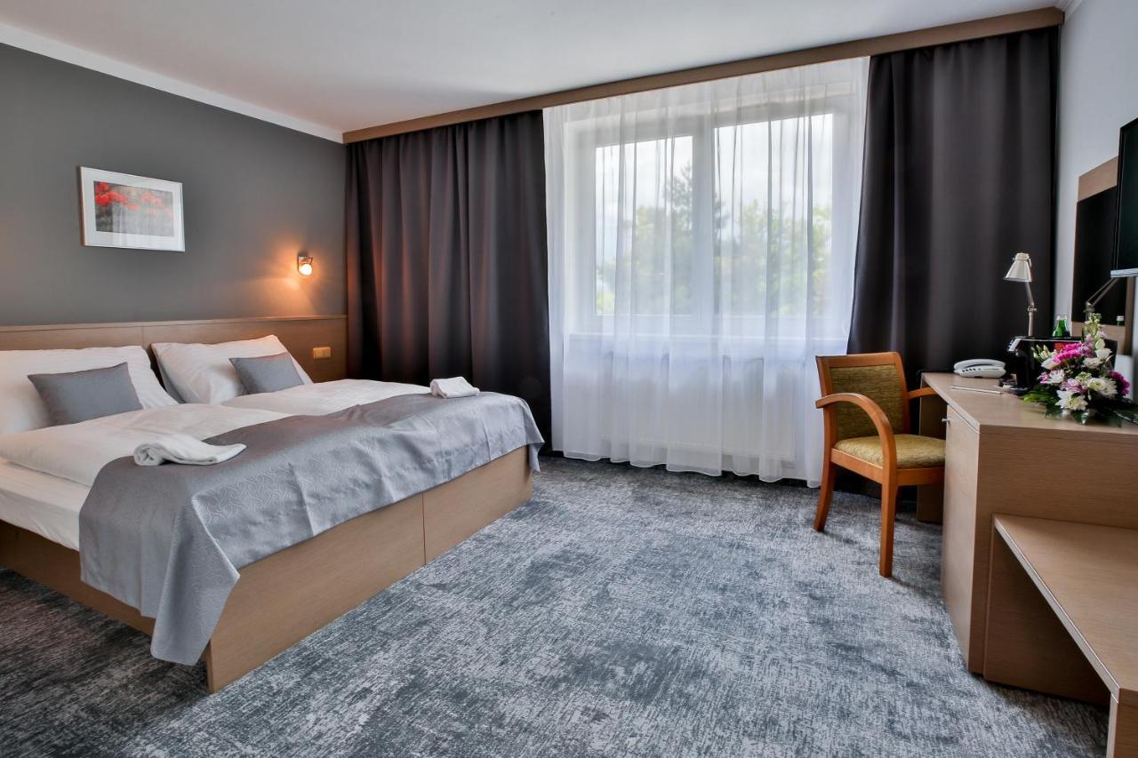 Lh Parkhotel Hluboka Nad Vltavou Congress & Wellness エクステリア 写真