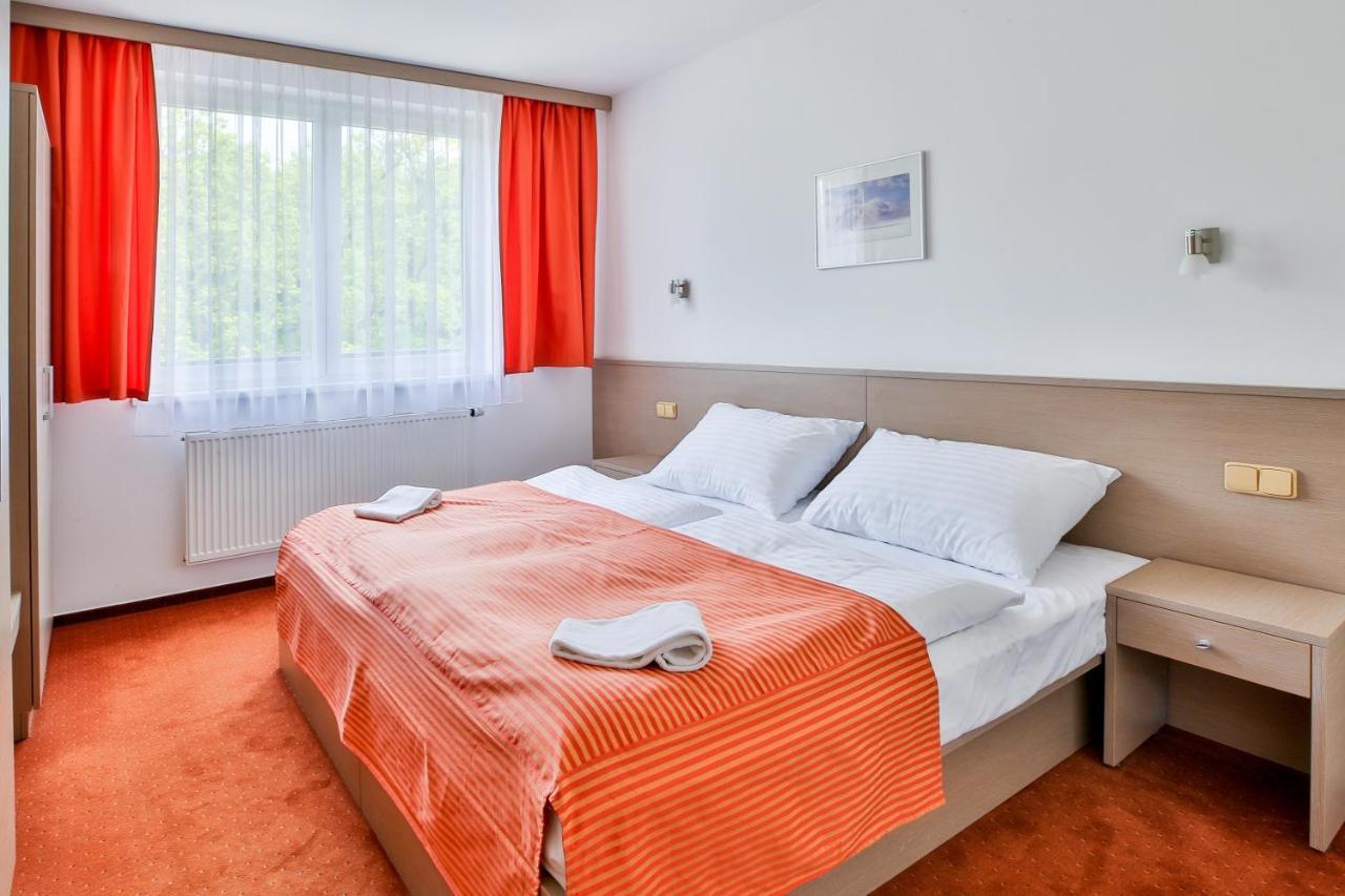 Lh Parkhotel Hluboka Nad Vltavou Congress & Wellness エクステリア 写真