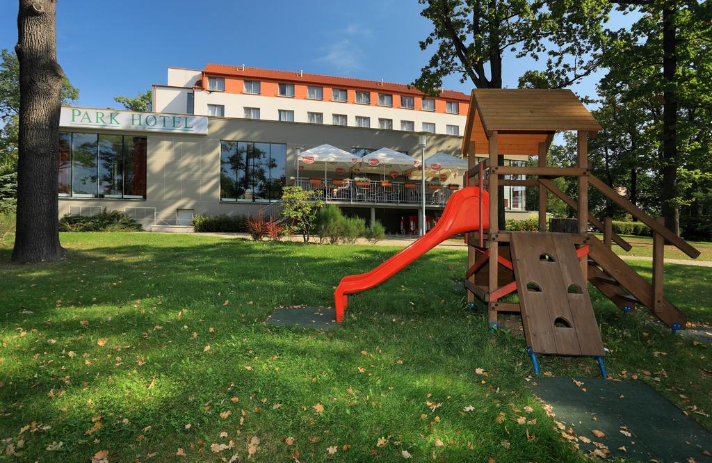 Lh Parkhotel Hluboka Nad Vltavou Congress & Wellness エクステリア 写真