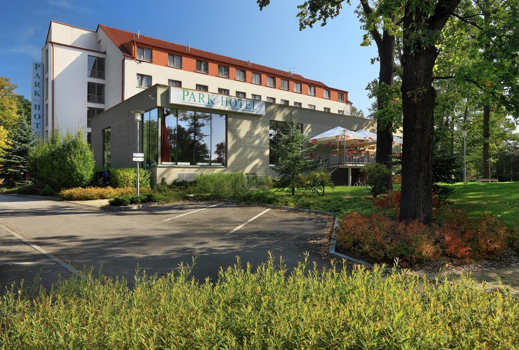 Lh Parkhotel Hluboka Nad Vltavou Congress & Wellness エクステリア 写真