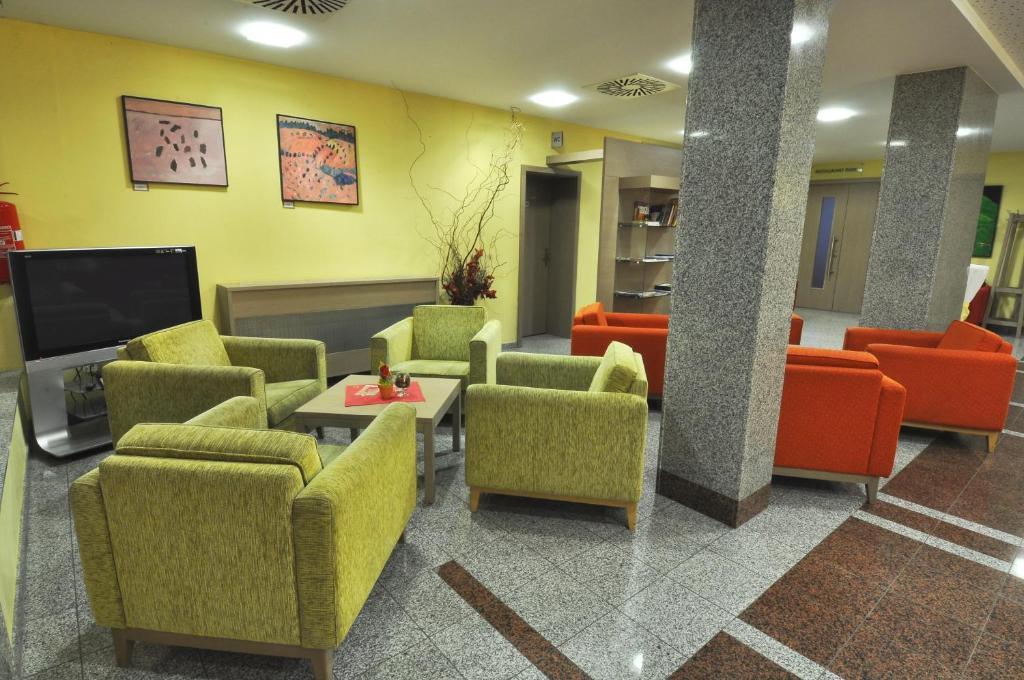 Lh Parkhotel Hluboka Nad Vltavou Congress & Wellness エクステリア 写真