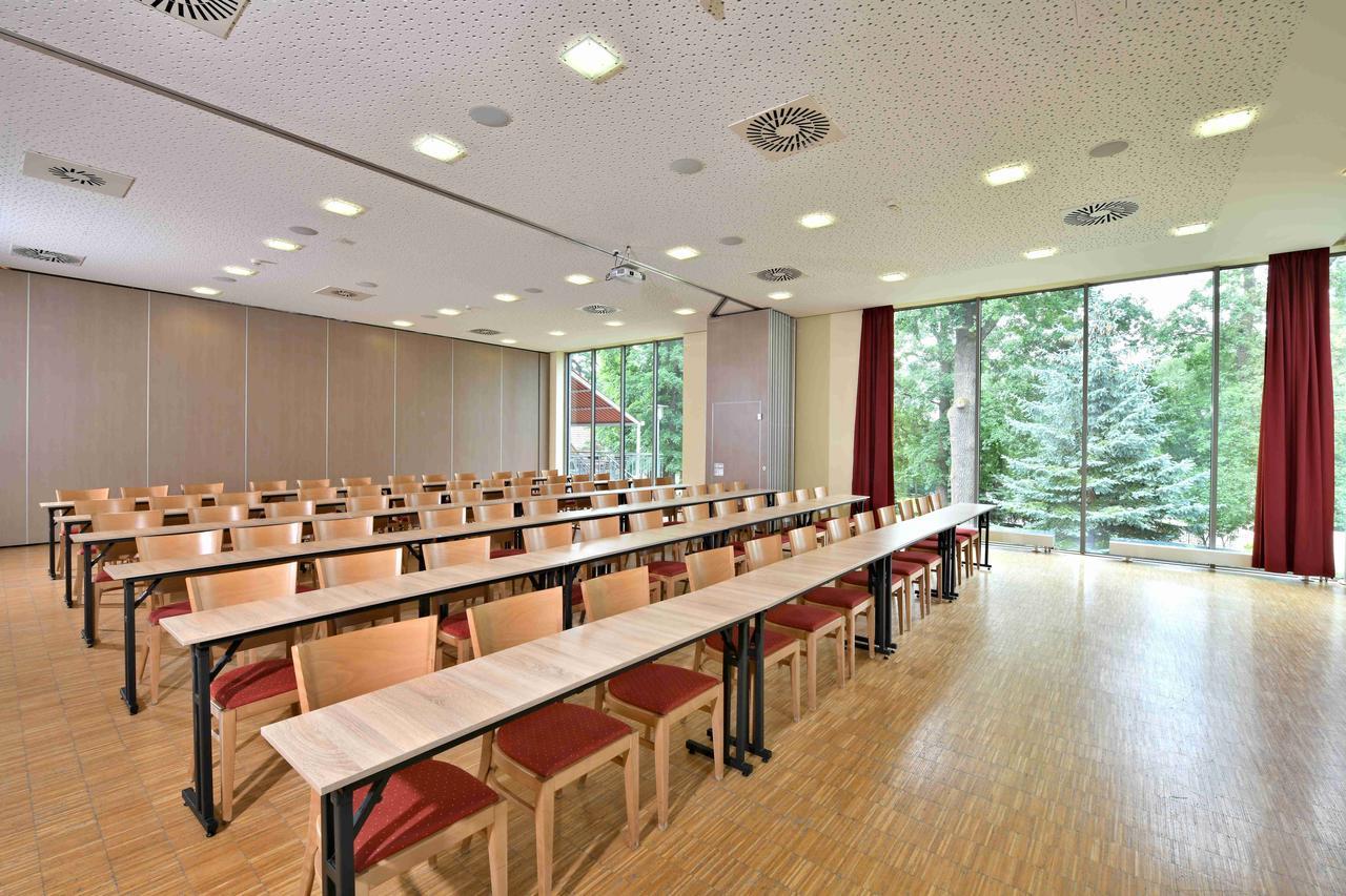 Lh Parkhotel Hluboka Nad Vltavou Congress & Wellness エクステリア 写真